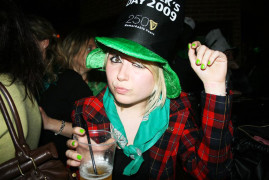 Katia St Patrick chapeau Guiness vert
