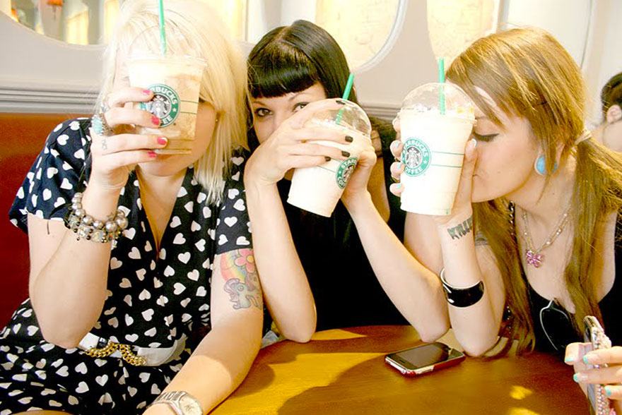 Katia et Alice Darling au starbucks