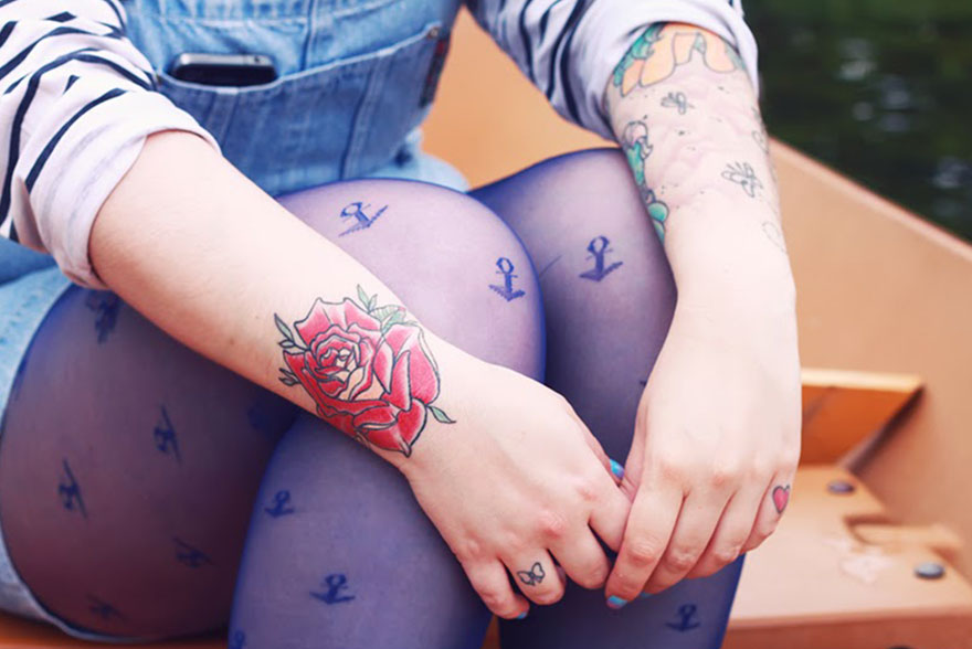 collants bleus motif ancres et marinière