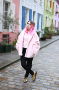 fourrure rose dr martens dorées