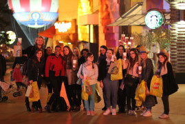 disney village nuit