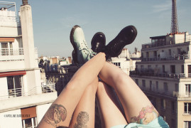 tatouage jambes dr martens shooting toit paris
