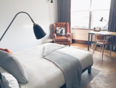 hoxton hotel room