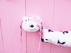 hello kitty instax