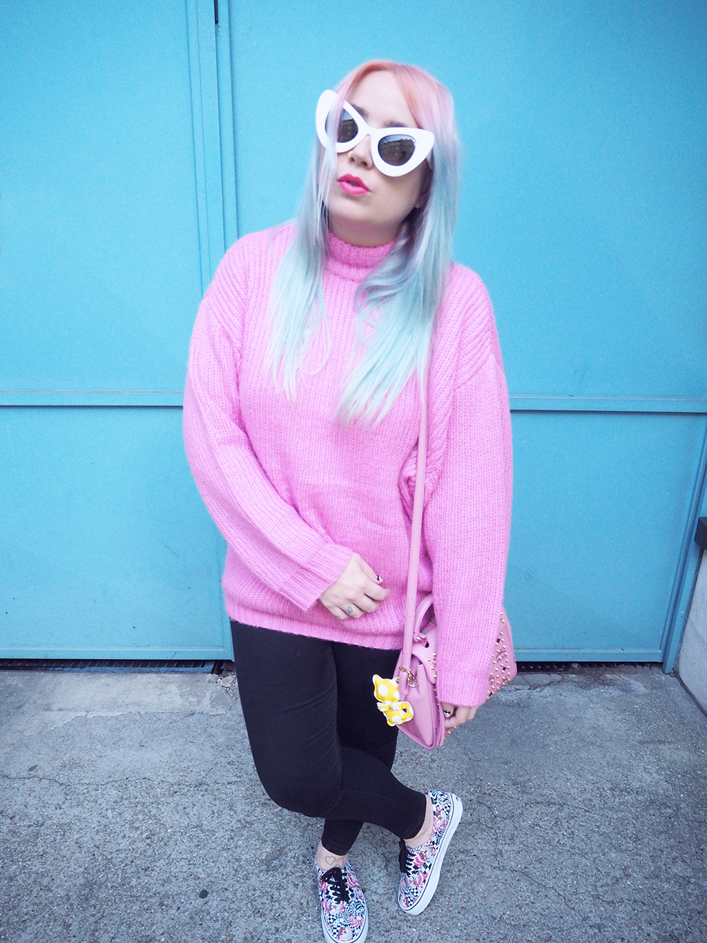 All pink outfit : Unif sweater and Vans Disney Cheshire Cat - Lazy Kat
