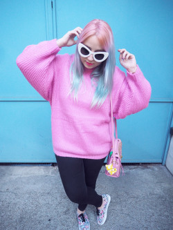 All pink outfit : Unif sweater and Vans Disney Cheshire Cat - Lazy Kat