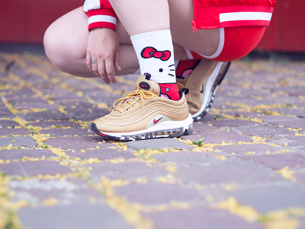 Sanrio hello kitty stance nike