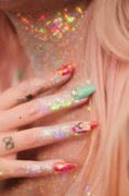 glitter nails lili creuk zac efron