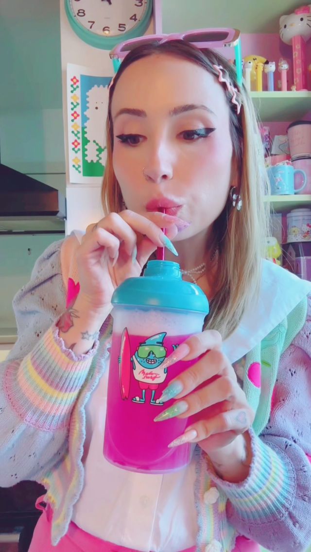 🥭 EXOTIC HOLY 🍉
Nouvelles saveurs exotiques débloquées chez @holysquad.fr dans leur gamme hydration : pastèque et goyave 🩷🧡

Codes promo Holy :
LAZY5: 5€ de réduction sur toutes les premières commandes 
LAZY : 10% de réduction sur toutes les commandes 

#holysquad #holyhydration #summerdrinks