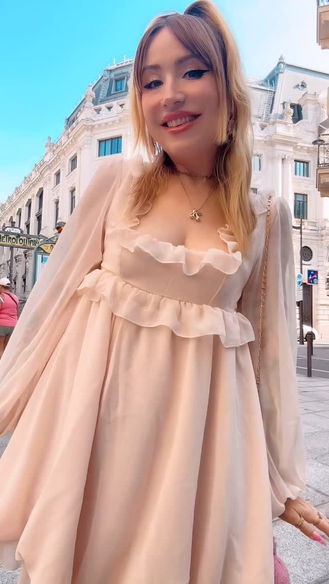 Today's outfit, princess vibes 👸🏼 

Loving this dress, perfect match with my handmade bag and my Labubu goes so well with the tulips 🌷

dress @missguided 
bag @craft.club.co 
socks @shopcider_france 
sneakers @nikesportswear 
nails @4kat2nails 
tattoos @glencocotattoo 

#ootd #pastelaesthetic #outfitinspiration #outfitinspo #summertime #summeroutfitideas #missguided #craftclub #handmadebag