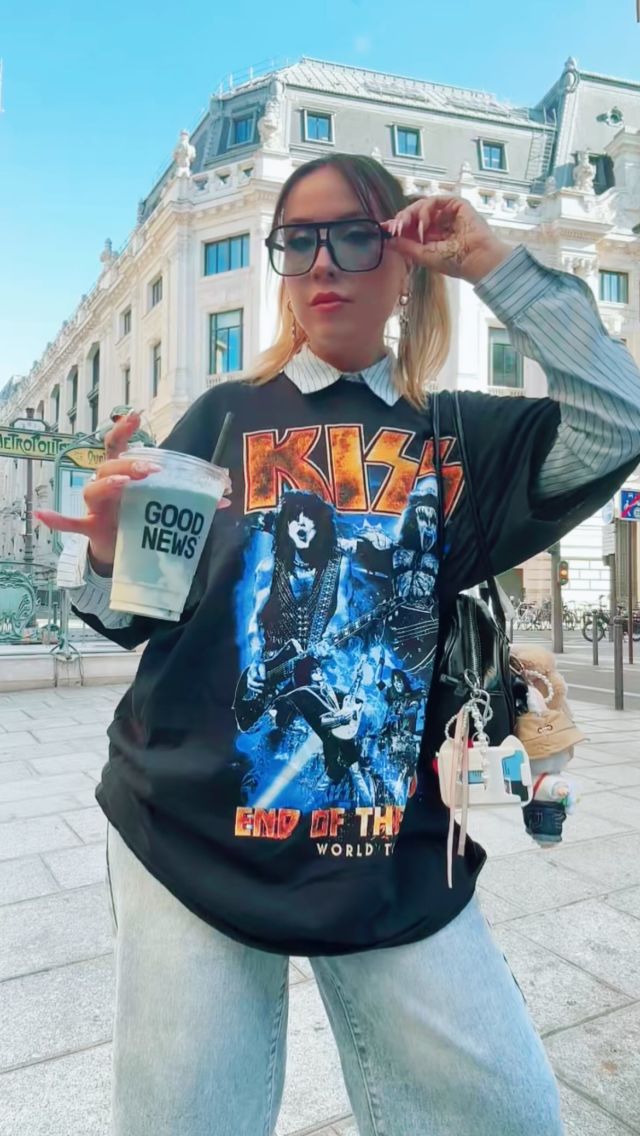 Here's my lil outfit of the day 🩵
Why am I wearing so much blue these days 🤔 

And as usual I'm matching with my drink 🥤 @goodnewscoffee (spirulina coco is the BEST one, literally my addiction)
~
top vintage @thinktwicebelgium 
shirt @shopcider_france 
shorts @missguided 
shoes @buffaloshoes 
earrings @flyingtigerfr 
bag @romwe 
sunglasses @monki 

#ootd #altfashion #outfitinspiration #blueaesthetic #vintagefashion