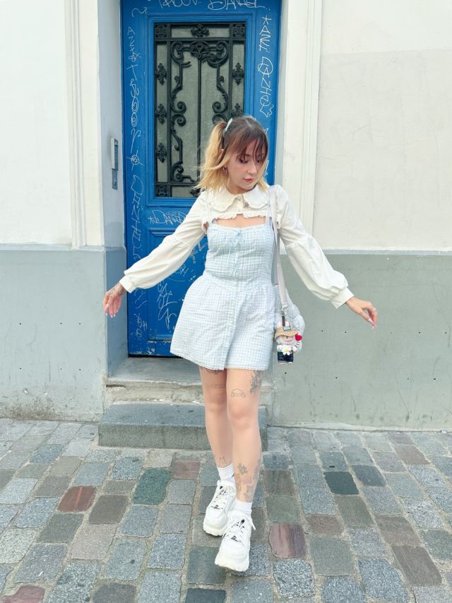 Normalize thinking your friends hate you because they aren't responding to your texts the second you decide to look at your phone ☺️

📸 merci @clarodelavega pour les photos 💕

Outfit details :
shirt @romwe
dress @urbanoutfitters 
bag @popmartfr 
shoes @buffaloshoes 

#pastelaesthetic #blueaesthetic #labubu #uoonyou #vichy