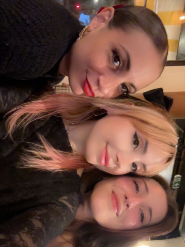 Saying goodbye to November with the monthly photodump 🎀

1. Que des bg avec @la.loouve & @clarodelavega 
2. AVP du film Predator Badlands
3. Matcha lovers tmtc
4. Un PETIT sac
5. Serving lolita vibes
6. Un jour je retrouverai la motivation du sport 
7. Sivouplait a manger
8. Pink hair selfie
9. 💙🤍❤️
10. Favorite filter (mon vrai visage)
11. Birthday girl @clarodelavega 
12. Monthly catch up with @stevenstorm_  at Buddy Buddy
13. Spoiled girl
14. Delicious pistachio latte 
15. Kuromi connoisseur 
16. Labubu earmuffs 
17. AVP Wicked part 2